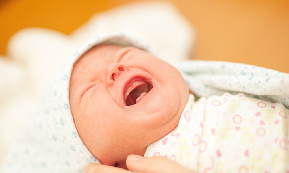 Perchè i neonati si agitano nel sonno?