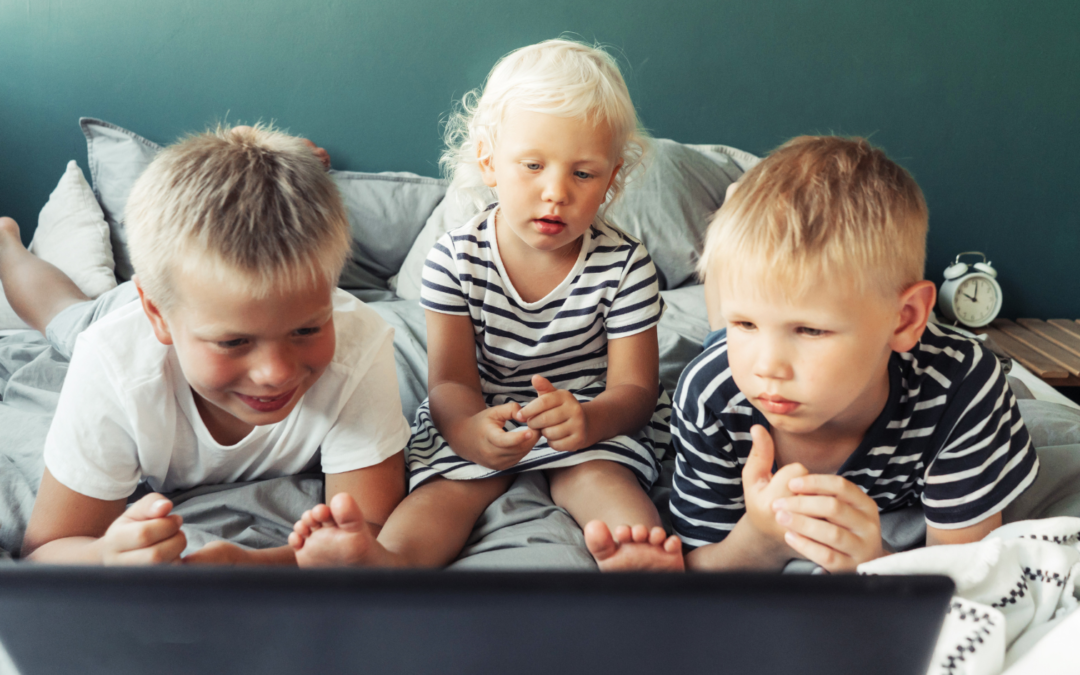 Screen time: quanto tempo possono passare i bambini davanti agli schermi