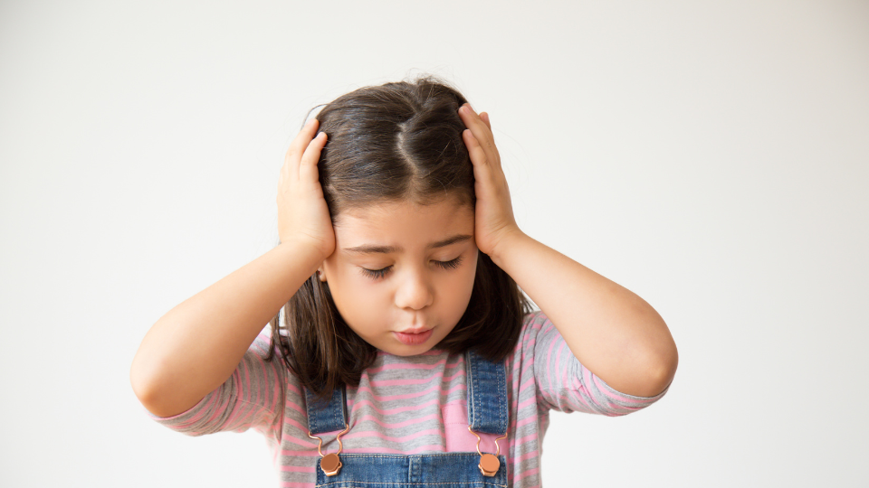 Cefalea nei bambini: quando è normale, quando va tenuta sotto controllo
